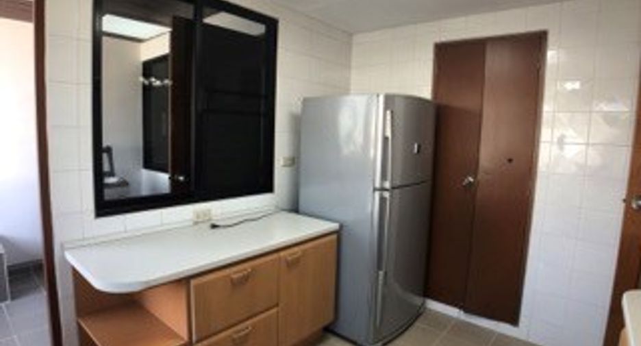 For rent 3 ベッドルーム condo in Watthana, Bangkok