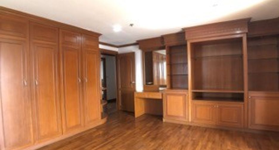 For rent 3 ベッドルーム condo in Watthana, Bangkok