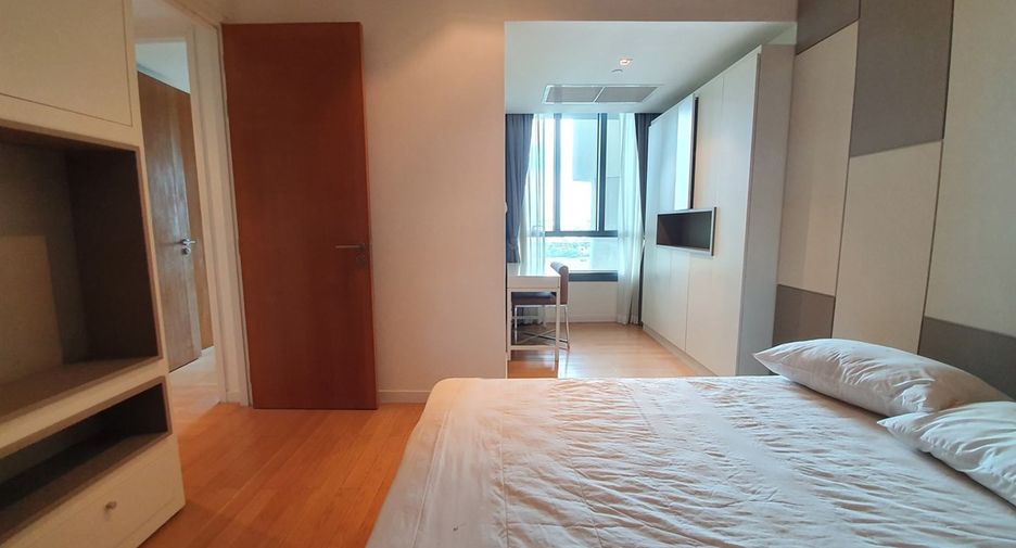 For sale 2 bedrooms condo in Yan Nawa, Bangkok