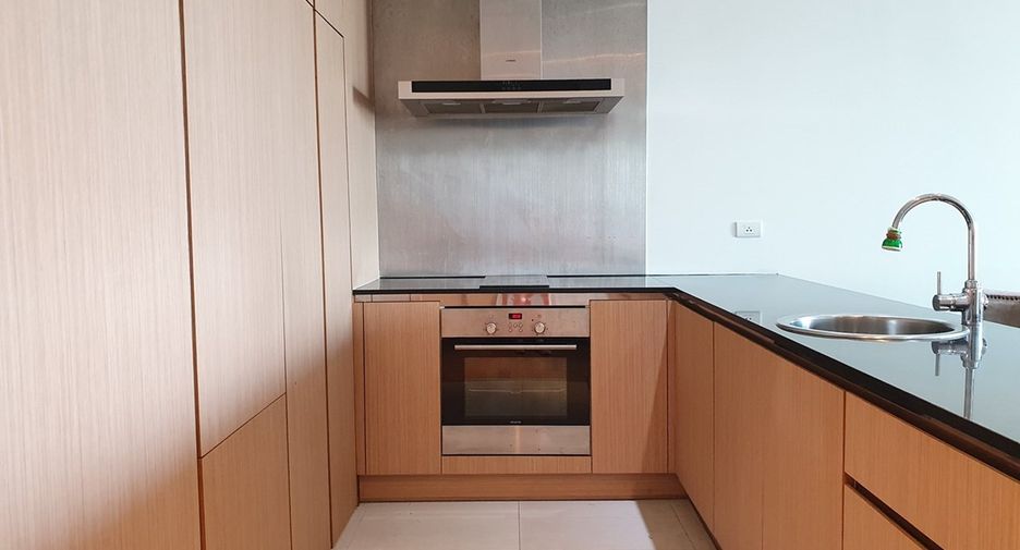 For sale 2 bedrooms condo in Yan Nawa, Bangkok