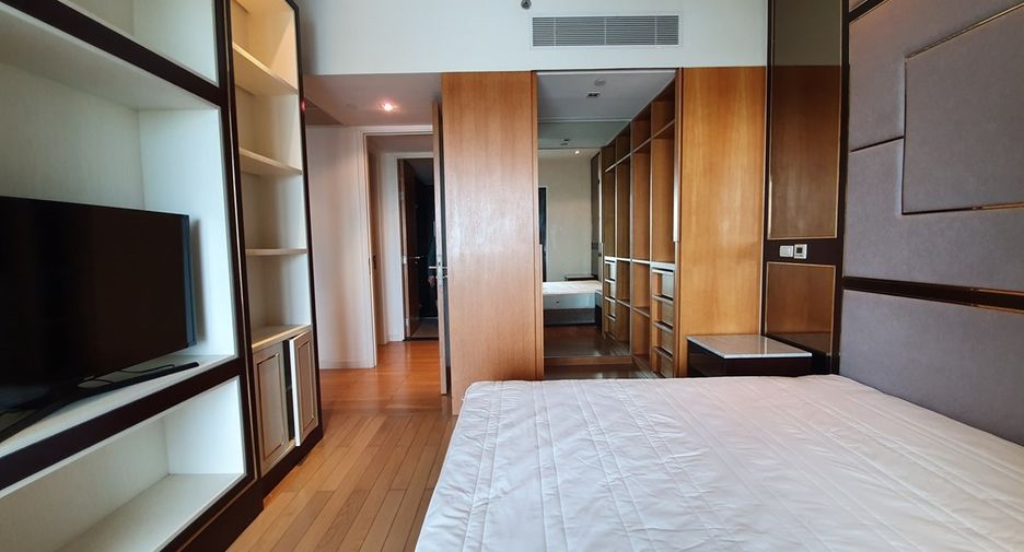 For sale 2 bedrooms condo in Yan Nawa, Bangkok