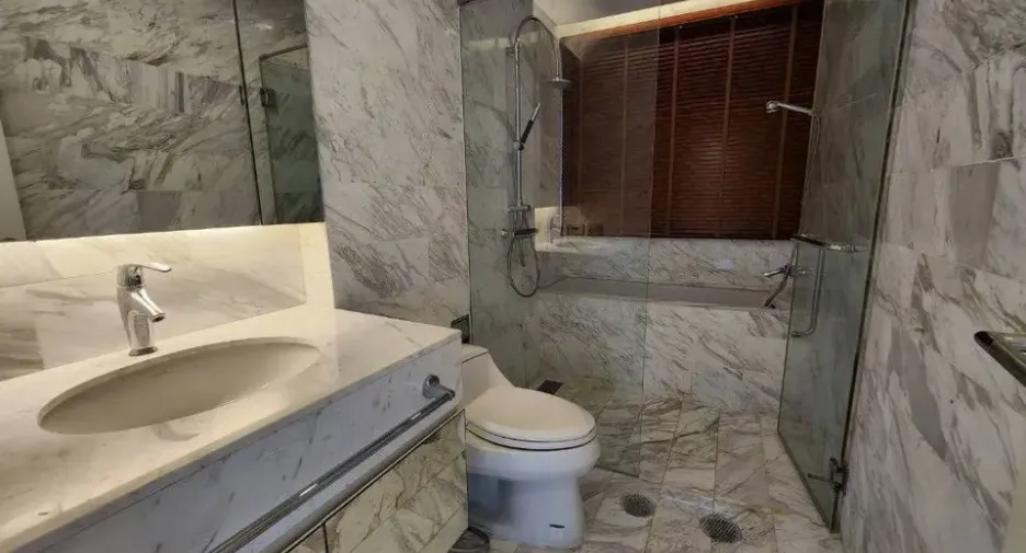 For sale 2 bedrooms condo in Watthana, Bangkok