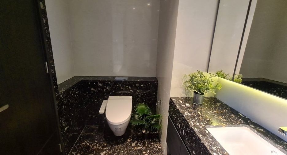 Condo en venta de 1 habitaciones en Khlong Toei, Bangkok