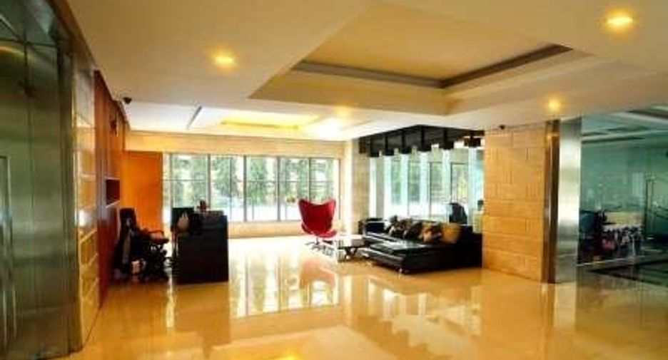 For rent 4 bedrooms condo in Khlong Toei, Bangkok