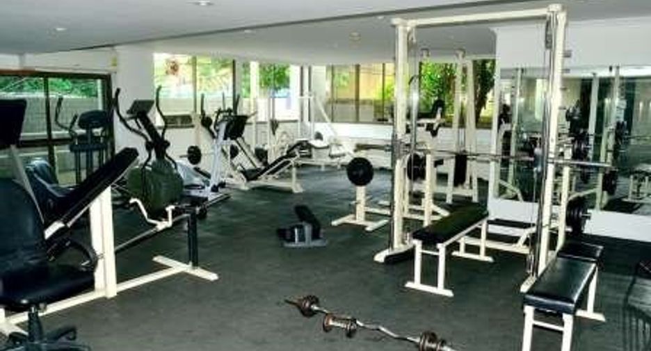 For rent 4 bedrooms condo in Khlong Toei, Bangkok