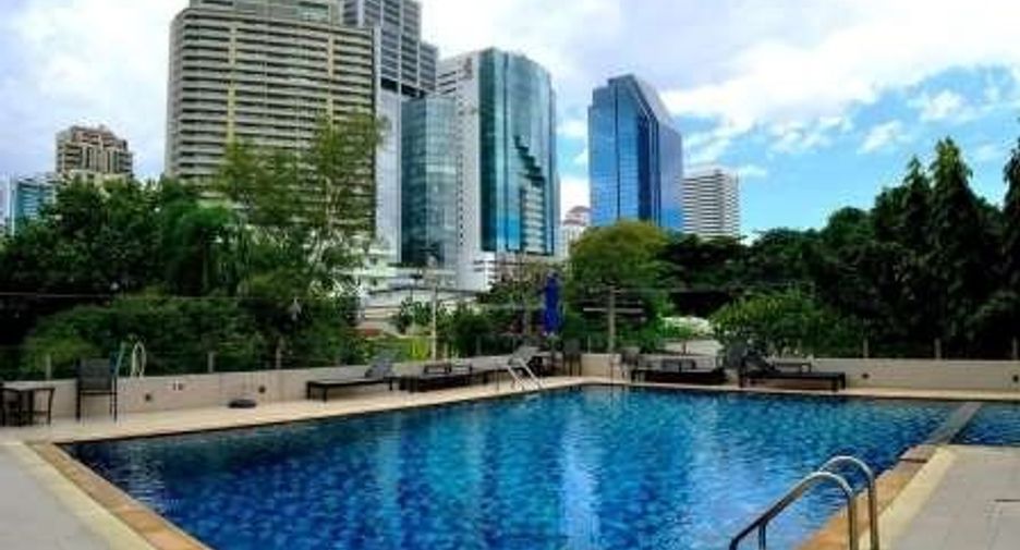 For rent 4 bedrooms condo in Khlong Toei, Bangkok