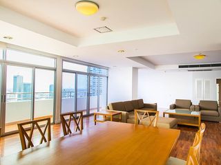 For rent 3 bedrooms condo in Khlong Toei, Bangkok