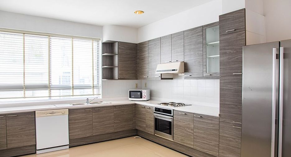 For rent 3 bedrooms condo in Khlong Toei, Bangkok