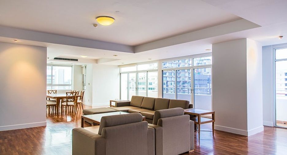 For rent 3 bedrooms condo in Khlong Toei, Bangkok