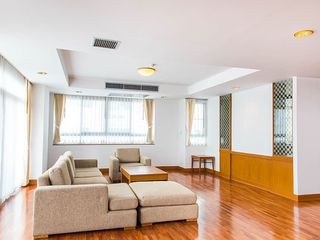 For rent 3 bedrooms condo in Khlong Toei, Bangkok