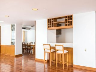 For rent 3 bedrooms condo in Khlong Toei, Bangkok