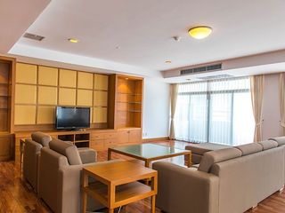 For rent 3 bedrooms condo in Khlong Toei, Bangkok