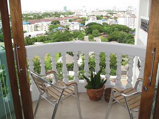 For sale 3 bedrooms condo in Suan Luang, Bangkok