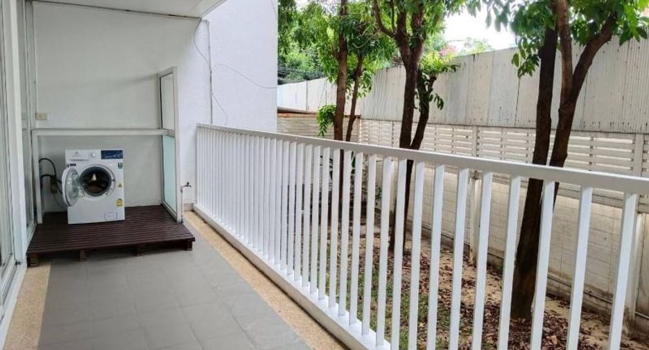 Condo en alquiler de 4 habitaciones en Watthana, Bangkok