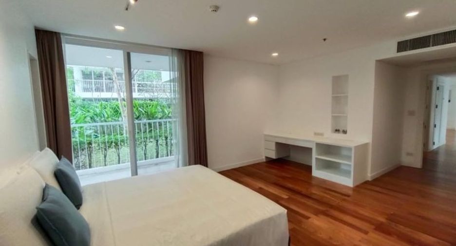 Condo en alquiler de 4 habitaciones en Watthana, Bangkok