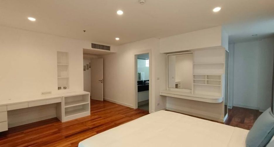 Condo en alquiler de 4 habitaciones en Watthana, Bangkok