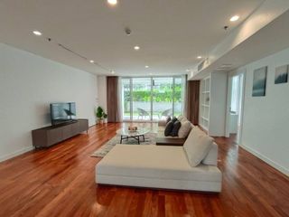 For rent 4 bedrooms condo in Watthana, Bangkok