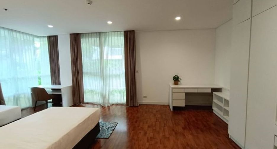 Condo en alquiler de 4 habitaciones en Watthana, Bangkok