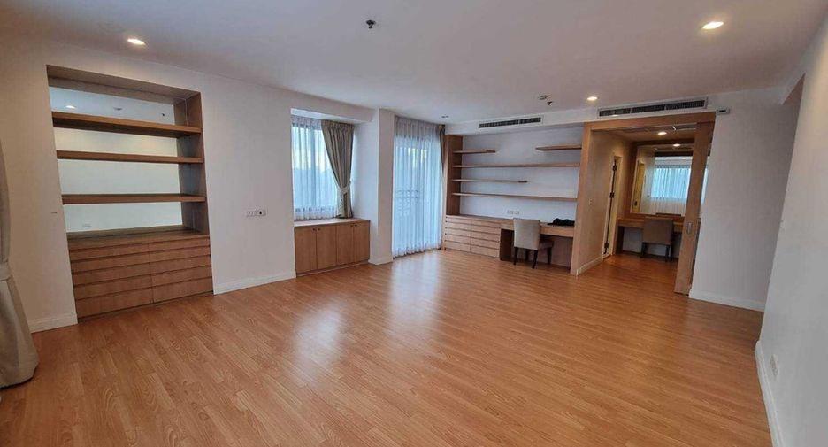 Condo en alquiler de 3 habitaciones en Watthana, Bangkok