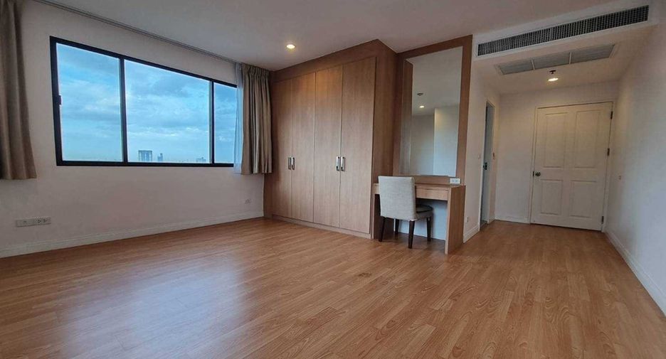 Condo en alquiler de 3 habitaciones en Watthana, Bangkok