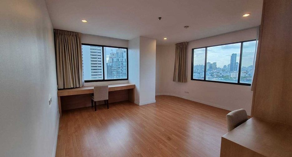 Condo en alquiler de 3 habitaciones en Watthana, Bangkok