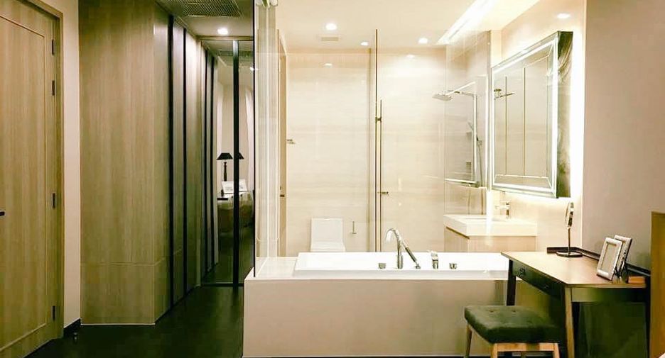 Condo en venta de 2 habitaciones en Khlong Toei, Bangkok