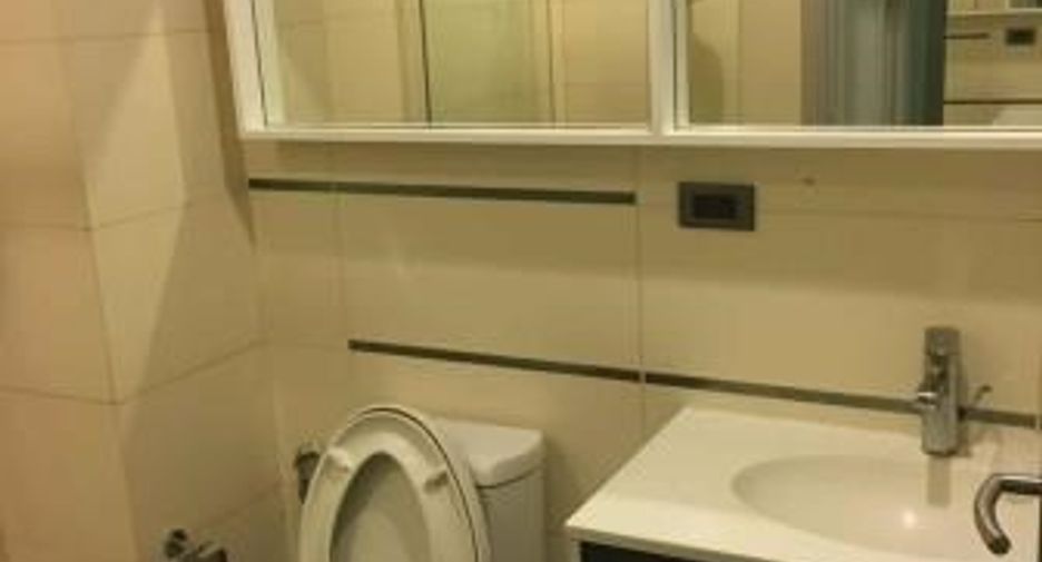 For sale 1 bed condo in Khlong Toei, Bangkok