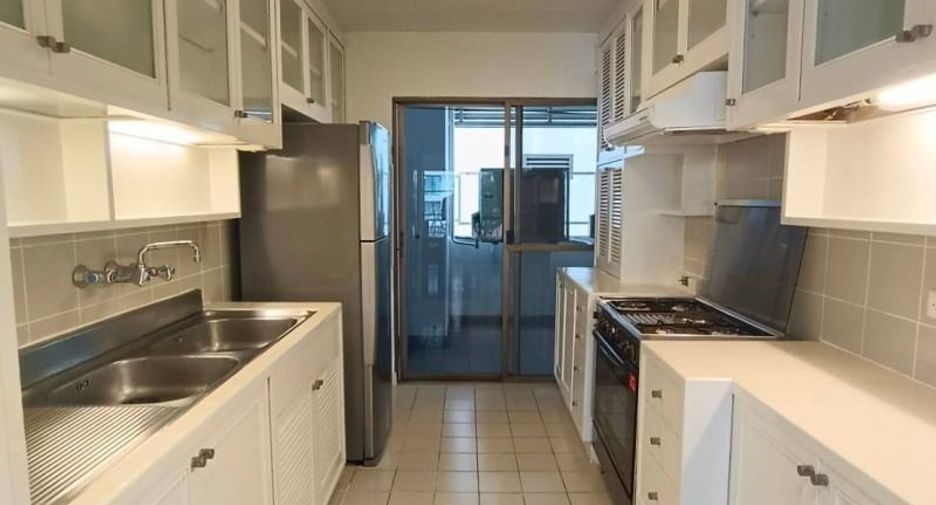Wohnung zur Miete mit 3 Zimmer in Watthana, Bangkok
