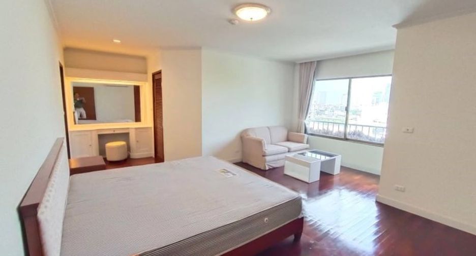 Wohnung zur Miete mit 3 Zimmer in Watthana, Bangkok