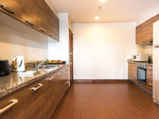 Condo en alquiler de 3 habitaciones en Sathon, Bangkok