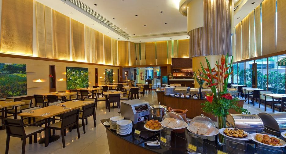 For rent 3 bedrooms condo in Sathon, Bangkok