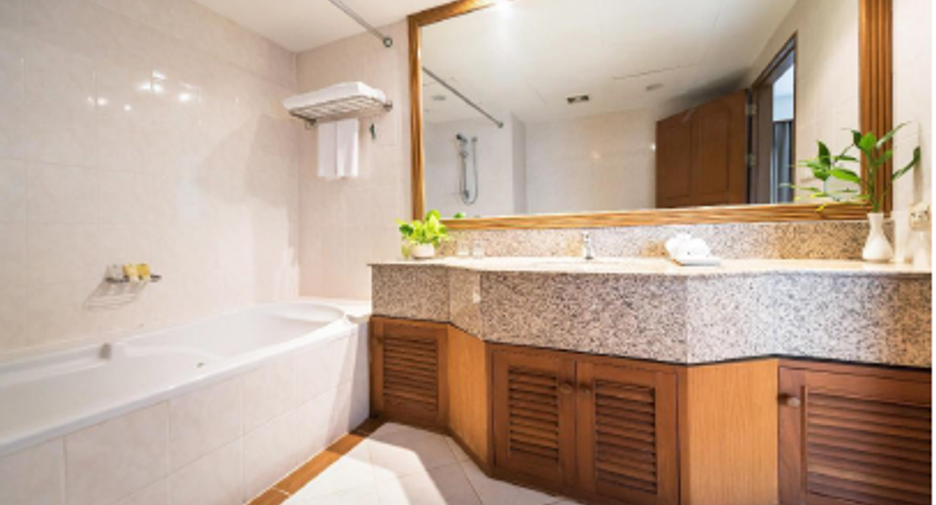For rent 3 bedrooms condo in Sathon, Bangkok