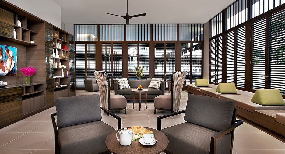 For rent 3 bedrooms condo in Sathon, Bangkok