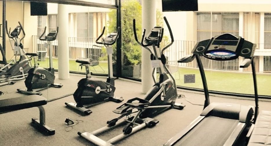 For rent and for sale 1 bed condo in Watthana, Bangkok