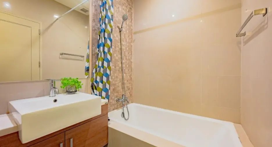 For rent and for sale 1 bed condo in Khlong Toei, Bangkok