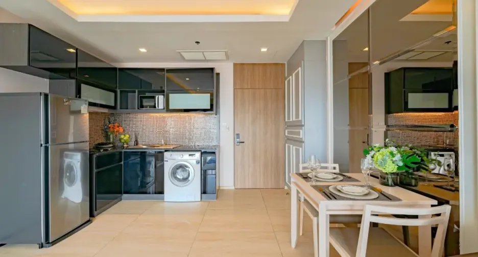 For rent and for sale 1 bed condo in Khlong Toei, Bangkok