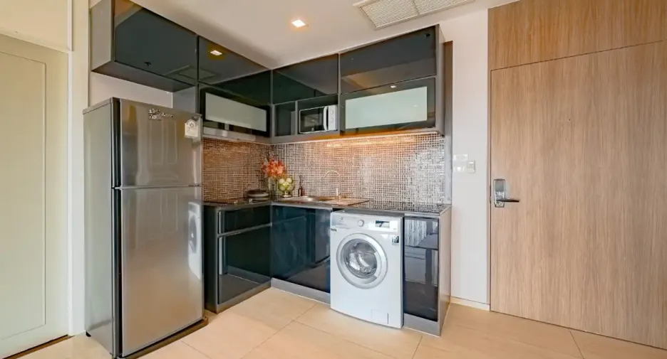 For rent and for sale 1 bed condo in Khlong Toei, Bangkok