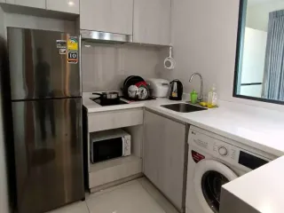 À louer et à vendre 1 chambre condo à Pathum Wan, Bangkok
