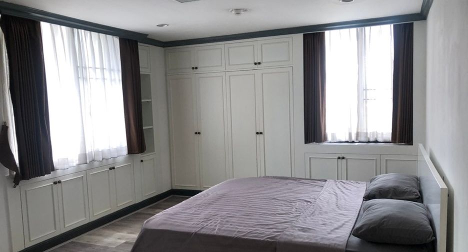 For sale 2 bedrooms condo in Khlong Toei, Bangkok