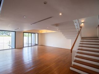 For rent 4 bedrooms condo in Yan Nawa, Bangkok