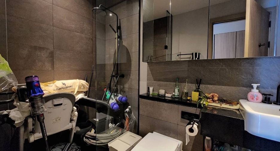 For sale 2 bedrooms condo in Watthana, Bangkok