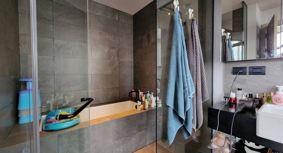 For sale 2 bedrooms condo in Watthana, Bangkok