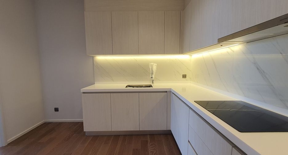 For sale 3 bedrooms condo in Pathum Wan, Bangkok