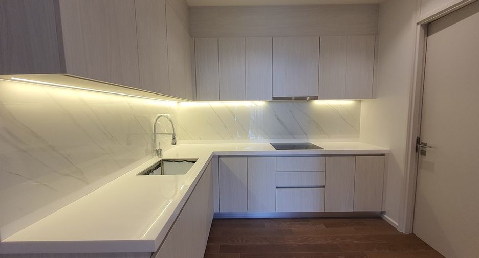 For sale 3 bedrooms condo in Pathum Wan, Bangkok