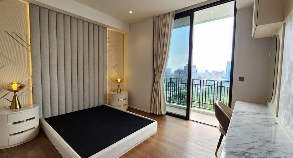 For sale 3 bedrooms condo in Pathum Wan, Bangkok