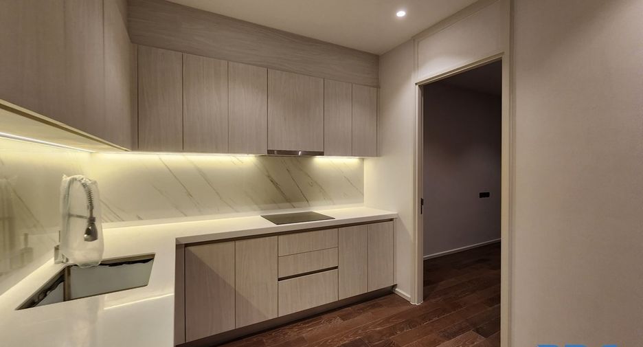 For sale 3 bedrooms condo in Pathum Wan, Bangkok
