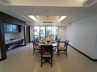 À louer 3 chambres condo à Watthana, Bangkok