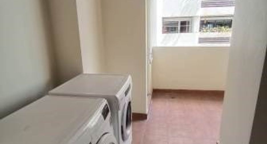 For rent 3 bedrooms condo in Watthana, Bangkok