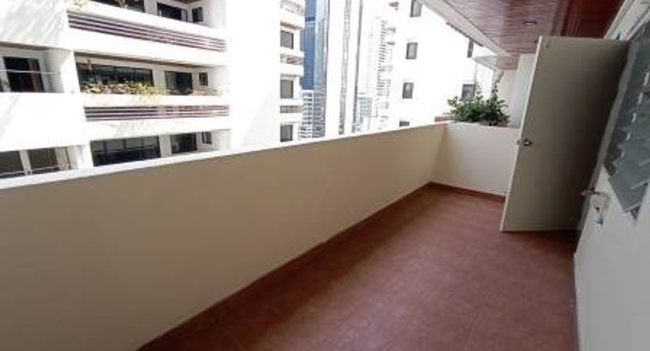 For rent 3 bedrooms condo in Watthana, Bangkok