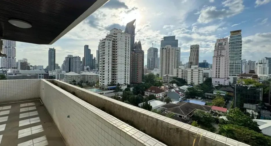 For rent and for sale 3 bedrooms condo in Watthana, Bangkok